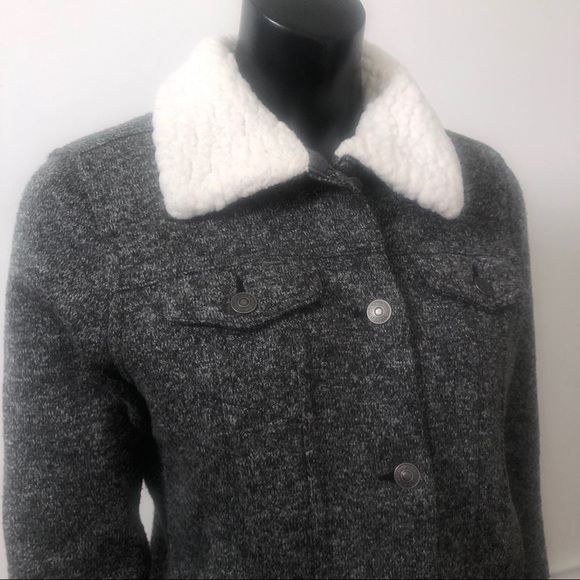 Abercrombie & Fitch Sherpa Lined Vest - Picture 3 of 13